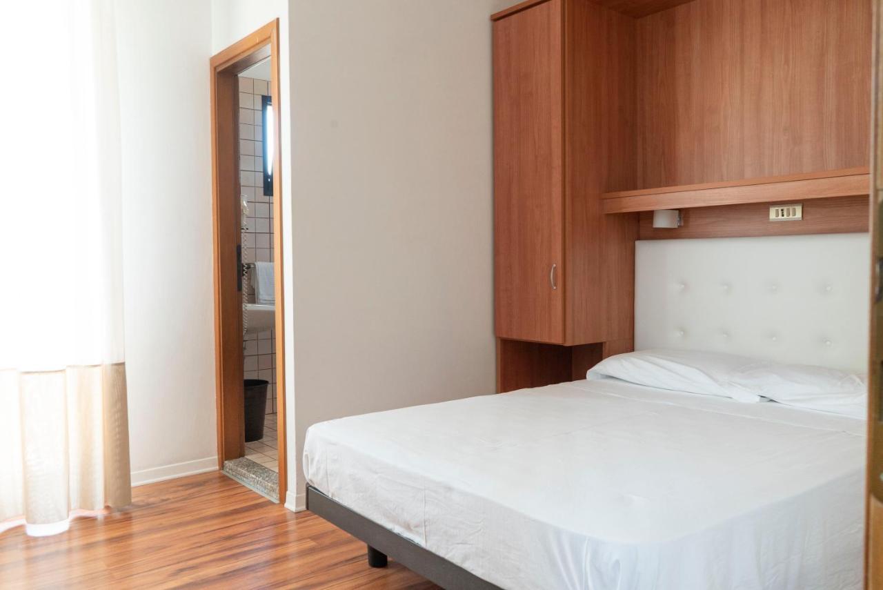 Hotel President Lido di Jesolo Bagian luar foto