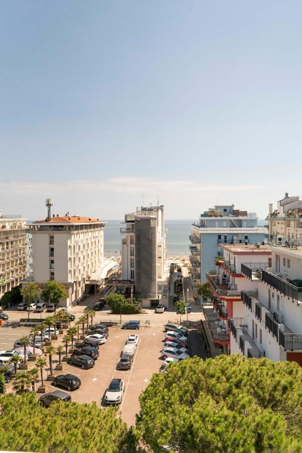 Hotel President Lido di Jesolo Bagian luar foto