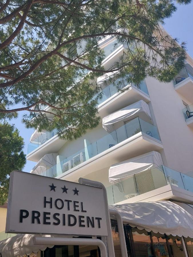 Hotel President Lido di Jesolo Bagian luar foto