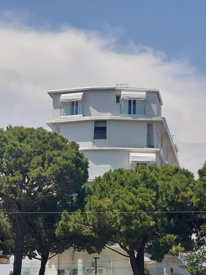 Hotel President Lido di Jesolo Bagian luar foto