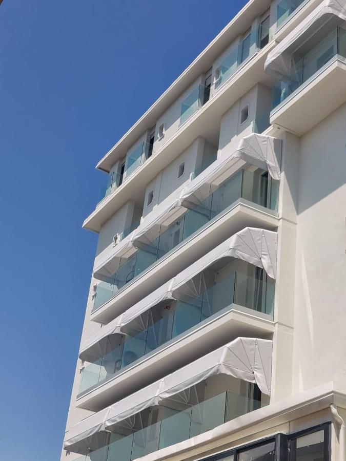 Hotel President Lido di Jesolo Bagian luar foto