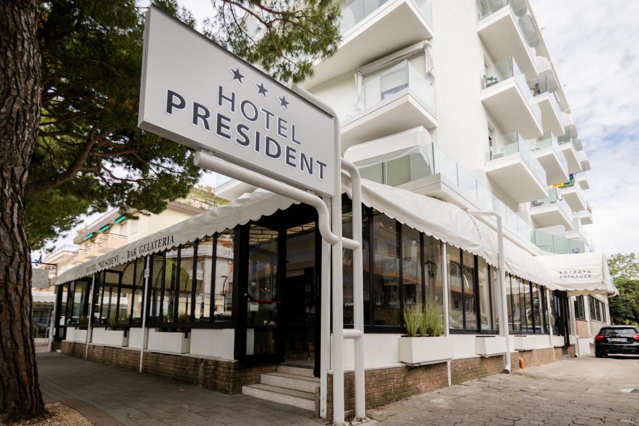 Hotel President Lido di Jesolo Bagian luar foto