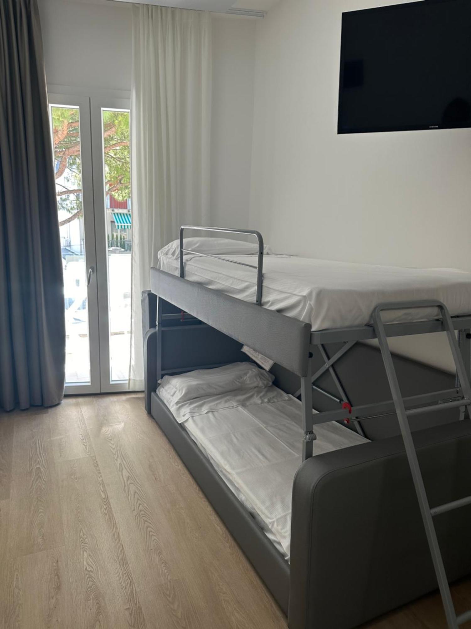 Hotel President Lido di Jesolo Bagian luar foto