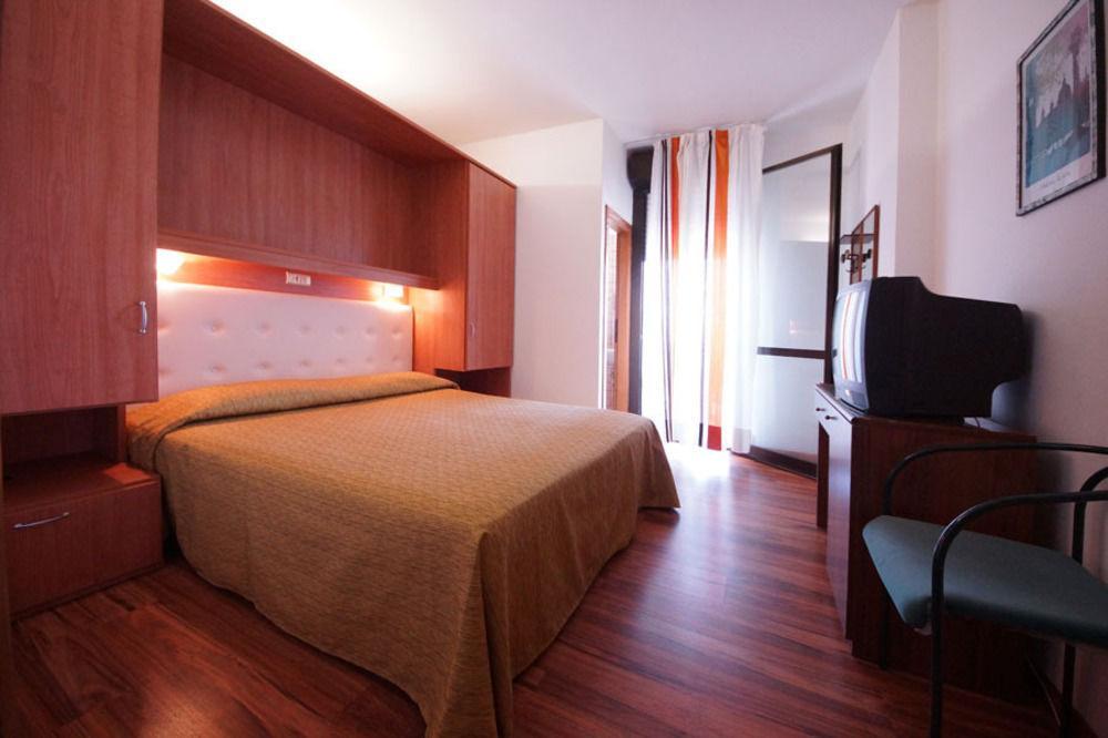 Hotel President Lido di Jesolo Bagian luar foto