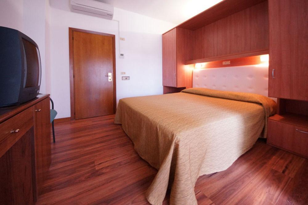 Hotel President Lido di Jesolo Bagian luar foto
