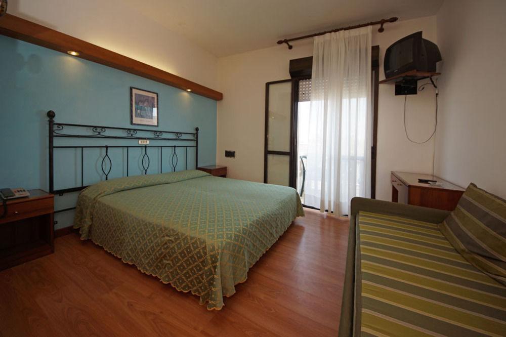 Hotel President Lido di Jesolo Bagian luar foto