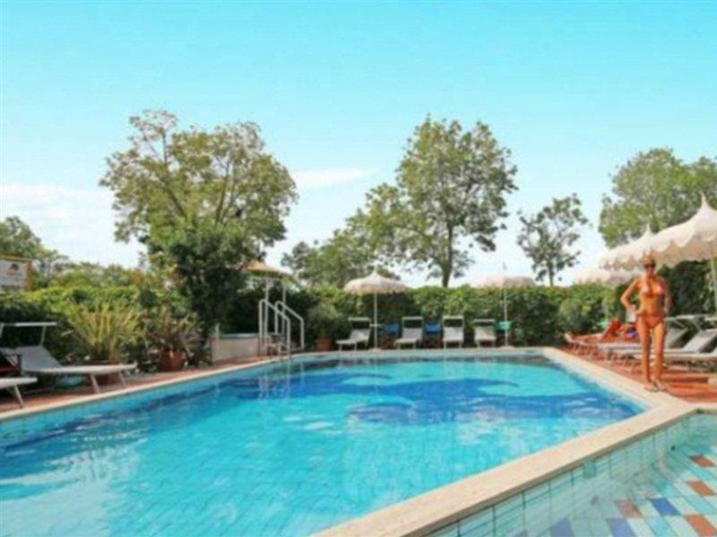 Hotel President Lido di Jesolo Bagian luar foto